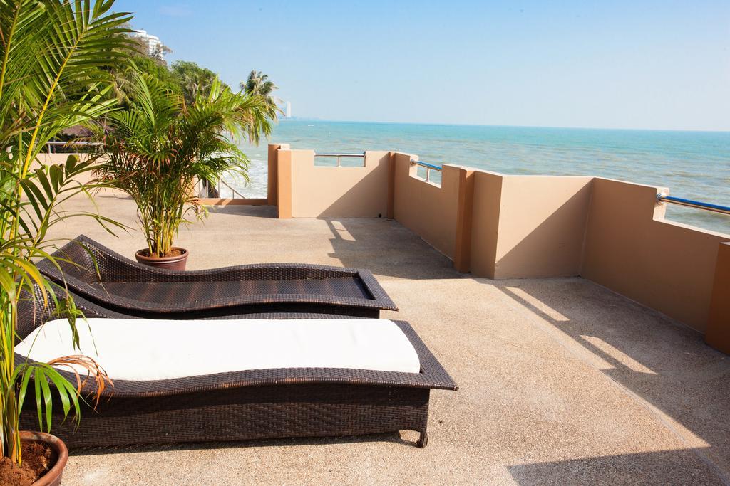 Sea Breeze Guest House Cha-Am Exterior photo