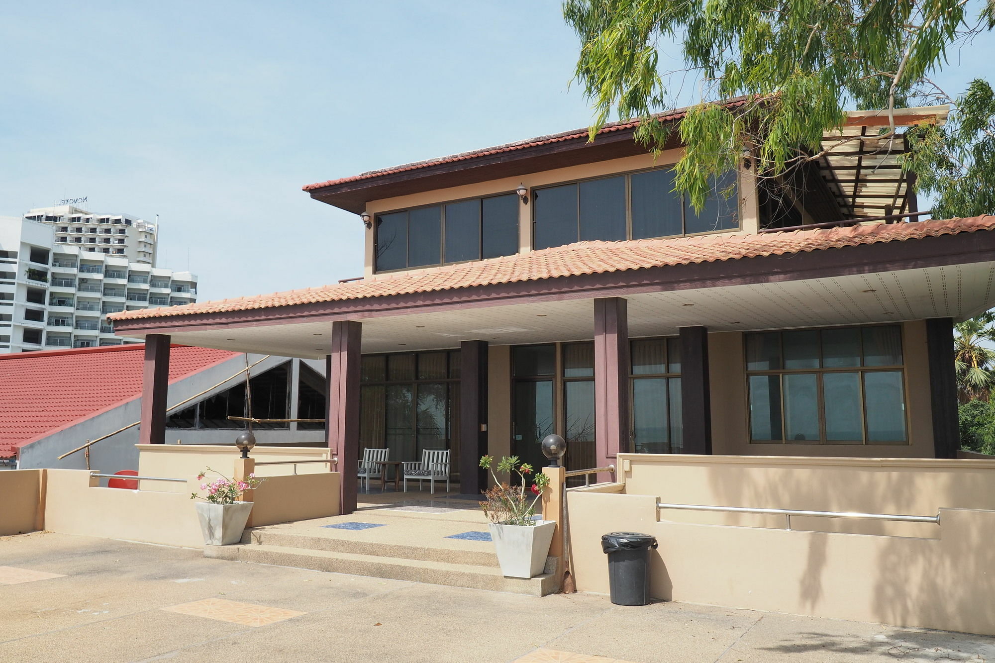 Sea Breeze Guest House Cha-Am Exterior photo